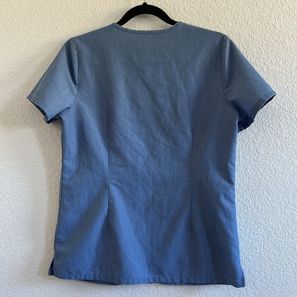 FIGS Special Edition Women’s Casma Three-Pocket Top Heather Indigo/Cement - Picture 3 of 9